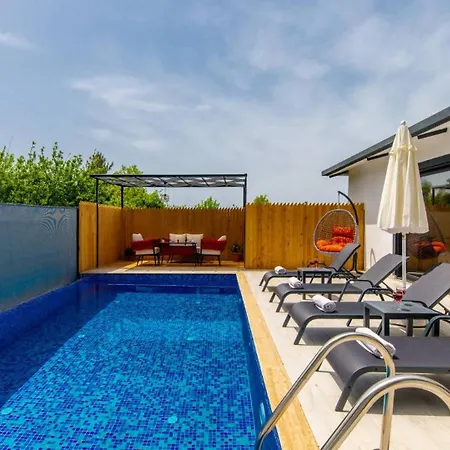 Uzumlu Village 2 Bedroom 9333
